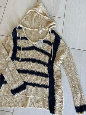 Buckle Daytrip Striped Hooded Knit Sweater - Beige and Navy